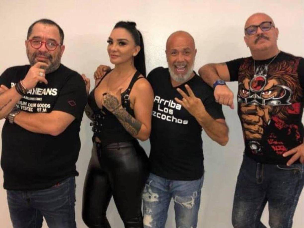 El popular show de comedia "Guerra de Chistes", liderado por los carismáticos comediantes Casasola, el Borrego Nava y Radamés, se ha convertido en uno de los espectáculos de entretenimiento más efectivos y solicitados en México y más allá de sus fronteras.