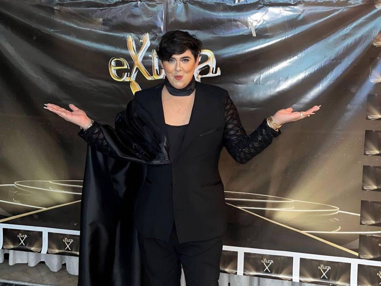 Antonio Sandrez es un controversial crítico de modas hondureño. 