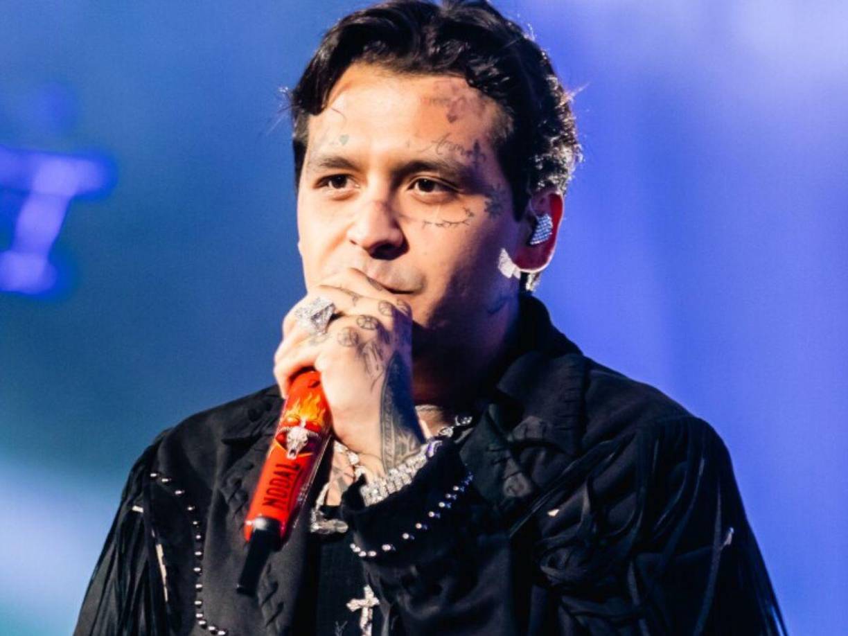 El influencer afirmó que Nodal se habría excedido con el alcohol durante el evento, hasta el punto de desmayarse frente a los Aguilar. A pesar de estas afirmaciones, ninguna fuente oficial ha confirmado esta versión, por lo que hasta el momento se trata únicamente de rumores sin sustento.