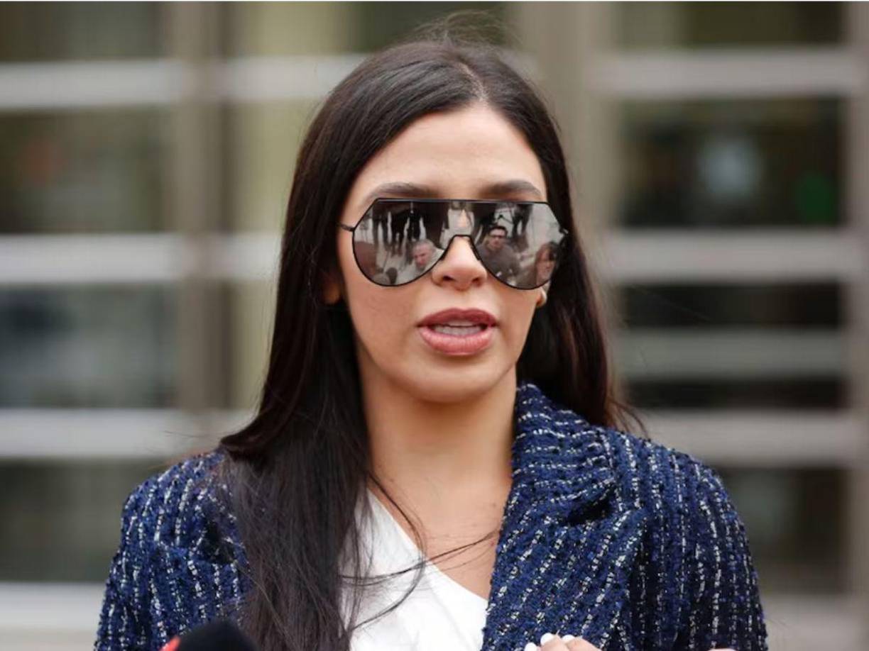 Emma Coronel Aispuro, reconocida por su relación con Joaquín “El Chapo” Guzmán, causó revuelo este jueves con una publicación en su cuenta oficial de Instagram al despertar sospechas de si continúa con su relación con el exlíder del Cártel de Sinaloa.