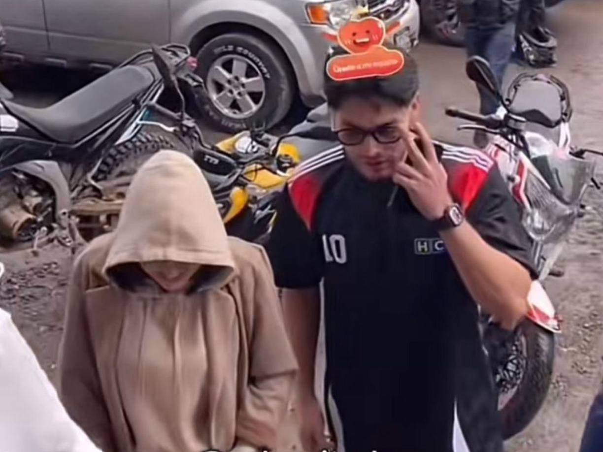 Este fin de semana, ambos fueron captados llegando juntos a un partido de futbol en el que jugaría Miguel Marichal. 