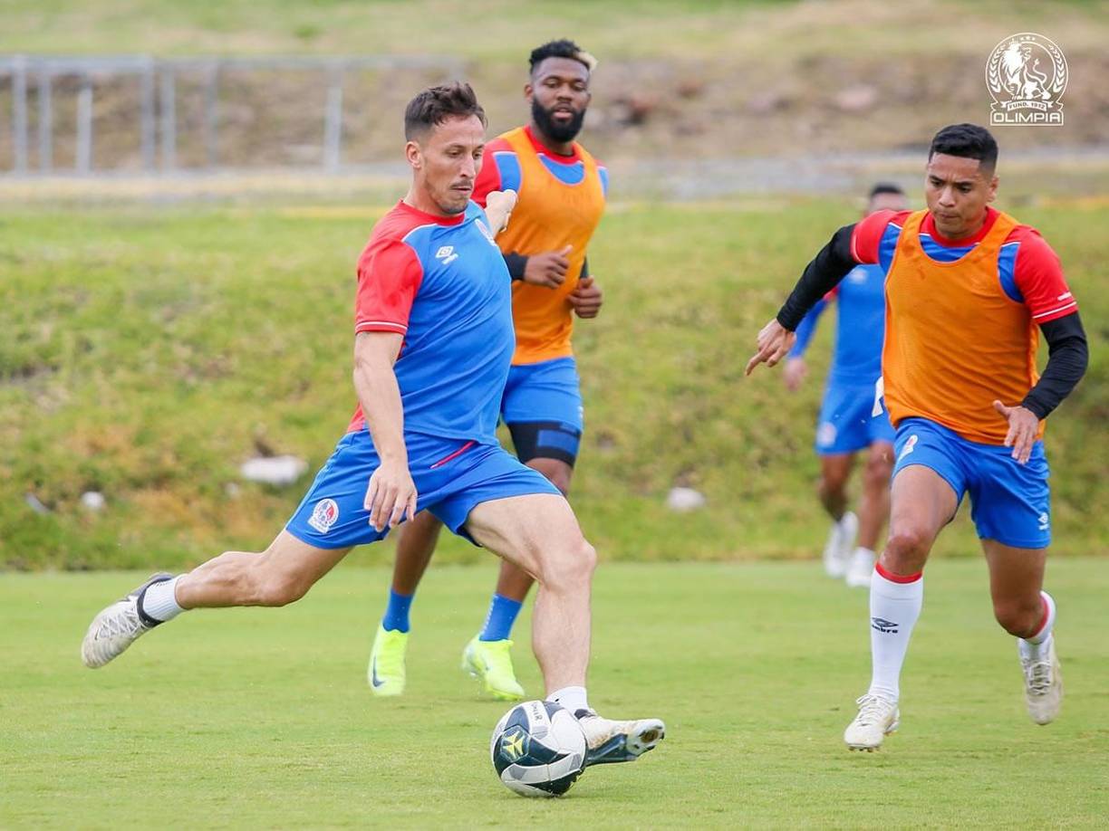 Ignacio Colombini - Tato Saybe, directivo del Olimpia, afirmó que los cuatro extranjeros del club tienen contrato, pero será Daniel Espinel que defina su futuro.