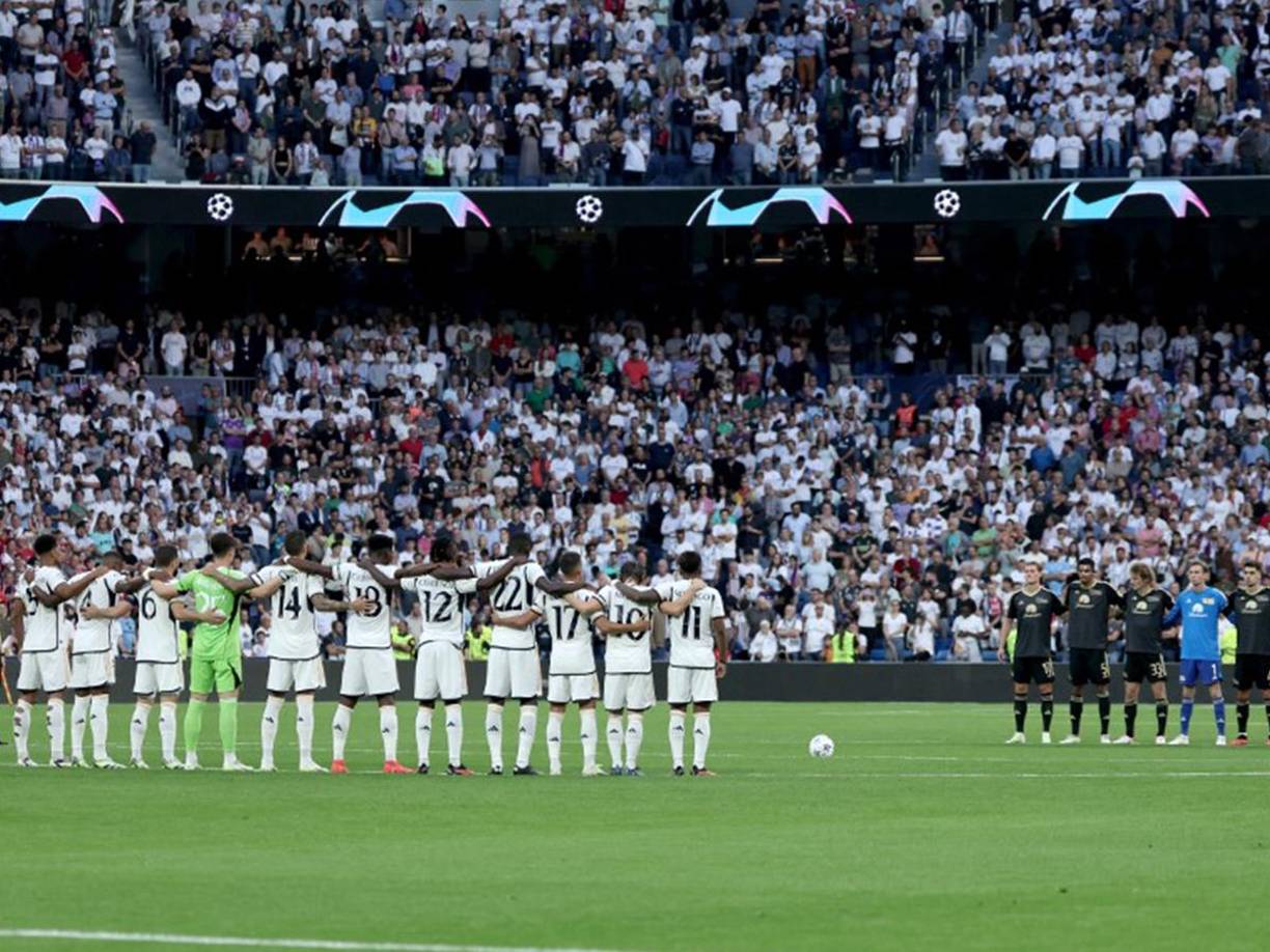 Se guardó un emotivo minuto de silencio en el Santiago Bernabéu, en los prolegómenos del partido entre Real Madrid y Real Sociedad, en memoria de Pepe Domingo Castaño y de las víctimas del terremoto en Marruecos e inundaciones en Libia.