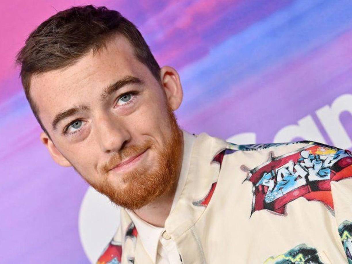 El joven de 25 años se habría quitado la vida en su residencia y fue encontrado por sus seres queridos en la casa familiar tras varios años de lucha con su deteriorada salud mental.