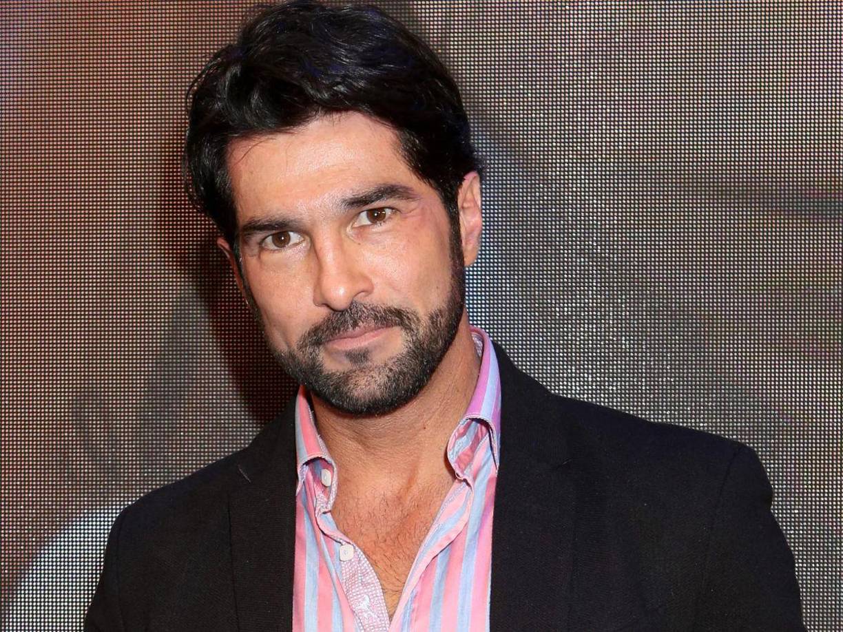 Finalmente, habló sobre la manera en que sobrellevó la separación, pues ya no regresó al futbol después de ésta y se refugió en la actuación, trabajo que lo mantuvo ocupado pero fue su hija la razón de que siguiera adelante con su vida.