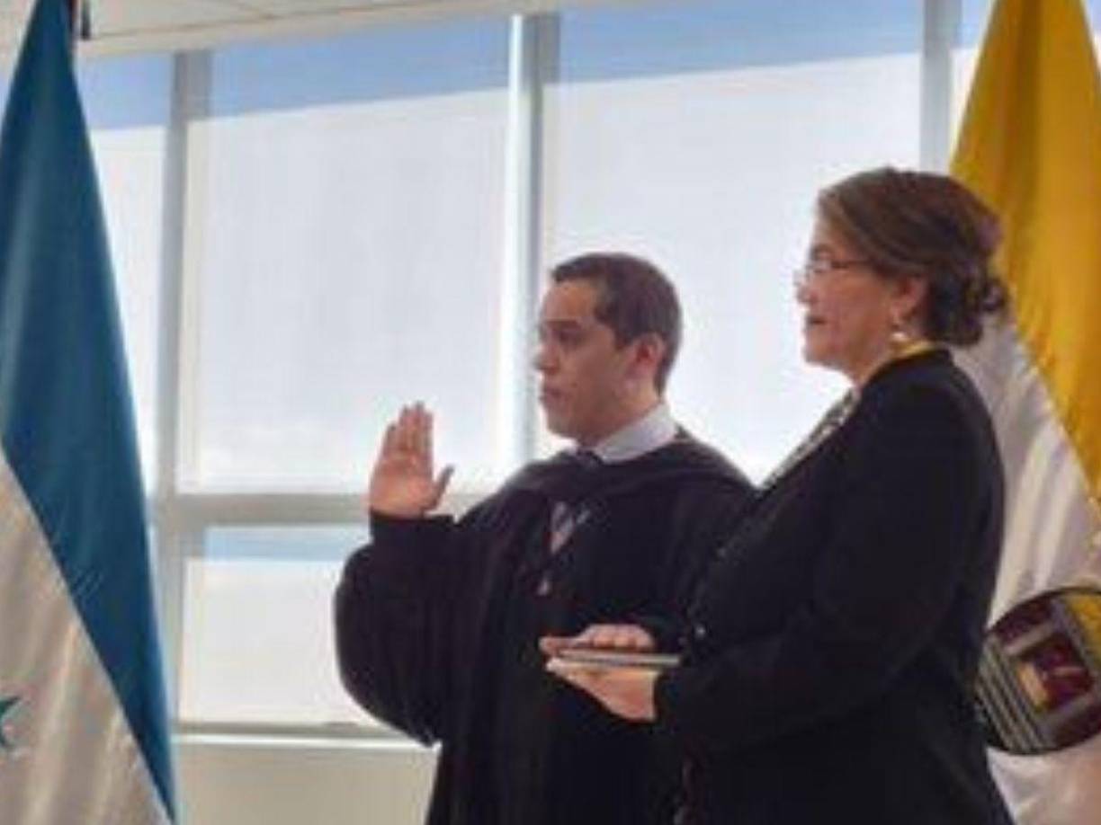 Fernández, aseguró que, solo con el cumplimiento del presupuesto para la Unah podrán ubicar a la nación con los mejores indicadores de profesionales ejemplares.