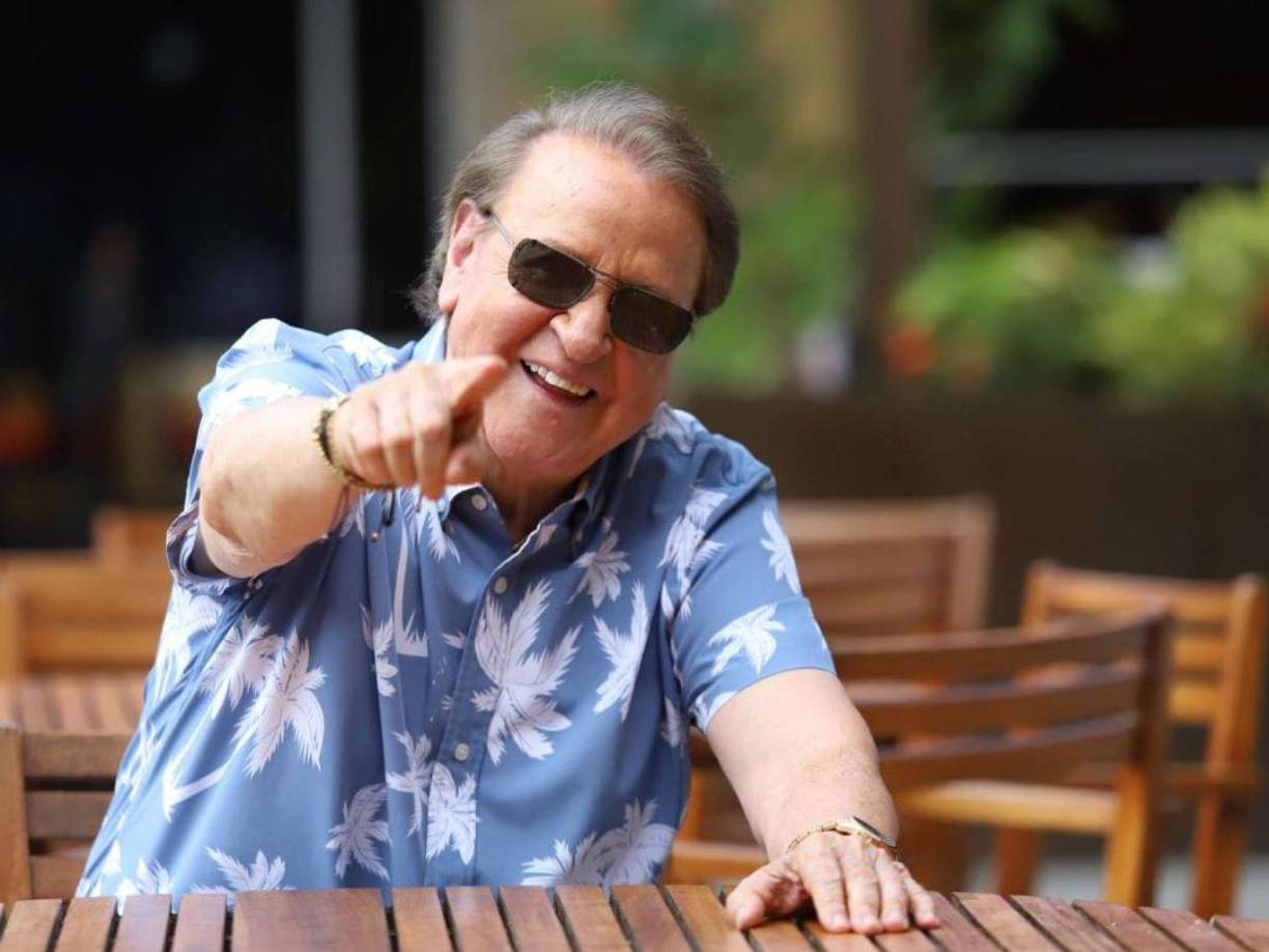 “¿Les digo un secreto? Doña Florinda, cada que se duerme, la velan”, dijo el comediante.