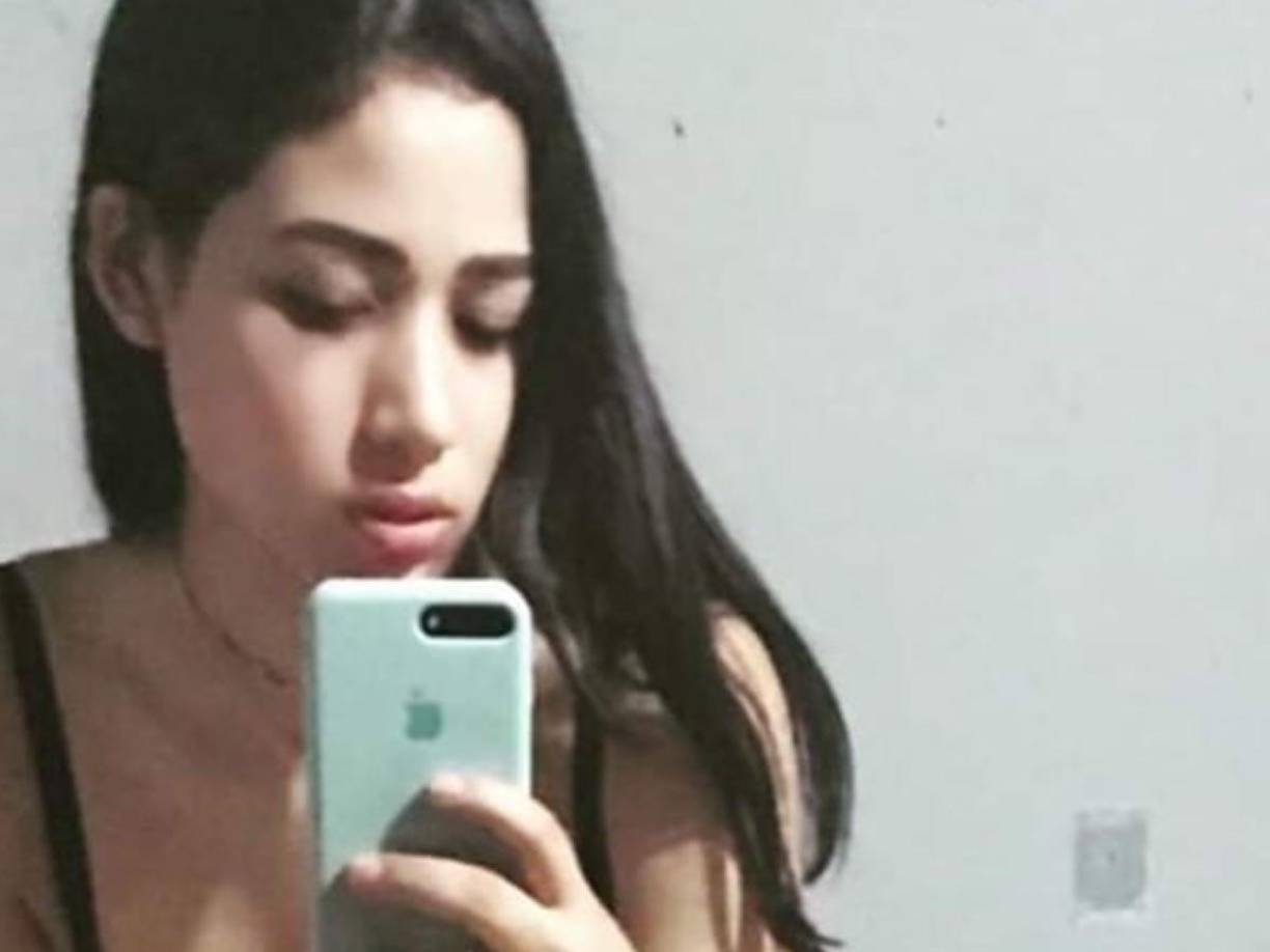 Según familiares y vecinos, la relación entre ambos había terminado en más de una ocasión, pero él continuaba buscándola. 