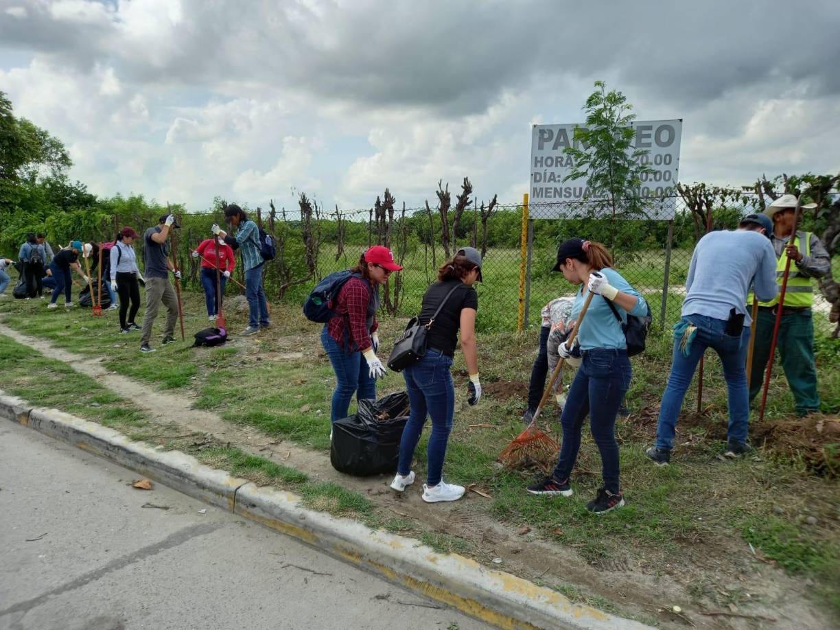 Con la colaboración de más de 200 voluntarios, LA PRENSA dio inicia a su campaña “Sembrando Esperanza”. 