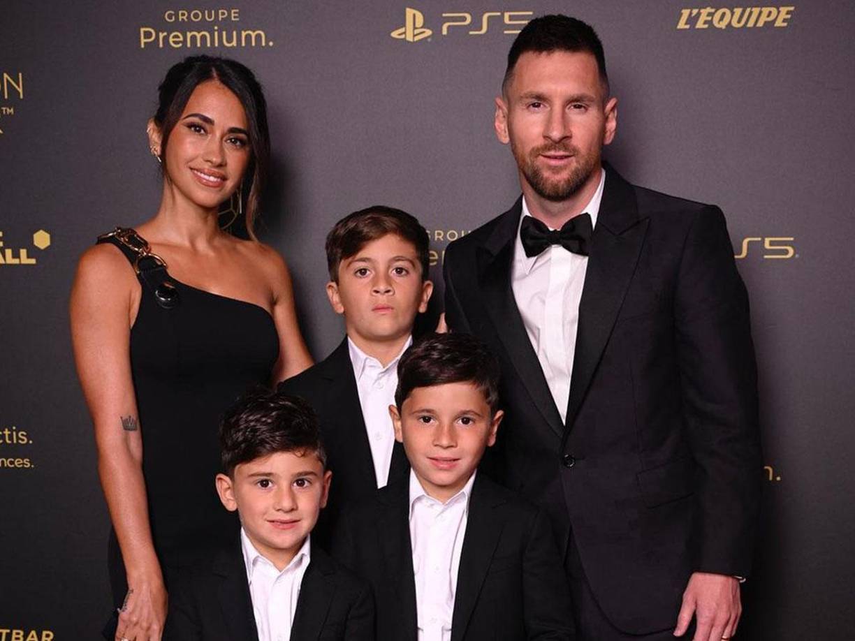 La profesional Flor Rodríguez mostró en su cuenta de Tik Tok cada una de las razones. En primer lugar, mostró que en la entrega del Balón de Oro 2023, Antonela le quiso dar un beso a Lionel y él le puso el cachete. 