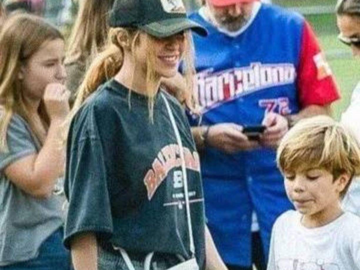 De acuerdo con el reportero Marc Leirado Millán, de la cadena Telecinco, el menor de los niños lloró por tener que separarse de su mamá.