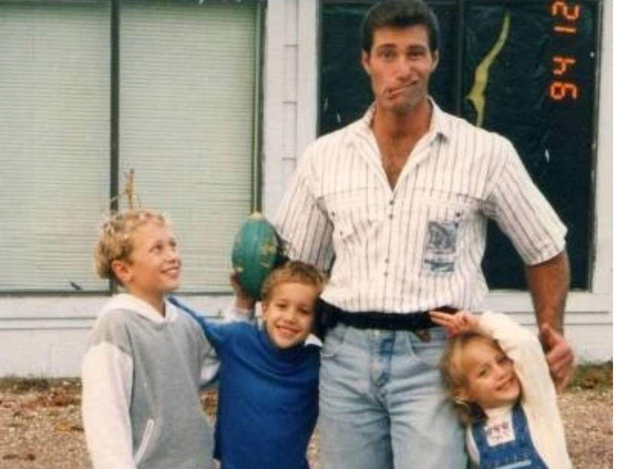 Durante las audiencias se demostró que Fratta dejó en claro que quería ver muerta a Farah y contrató a dos hombre que asistían al gimnasio con él para concretar su deseo el 9 de noviembre de 1994.