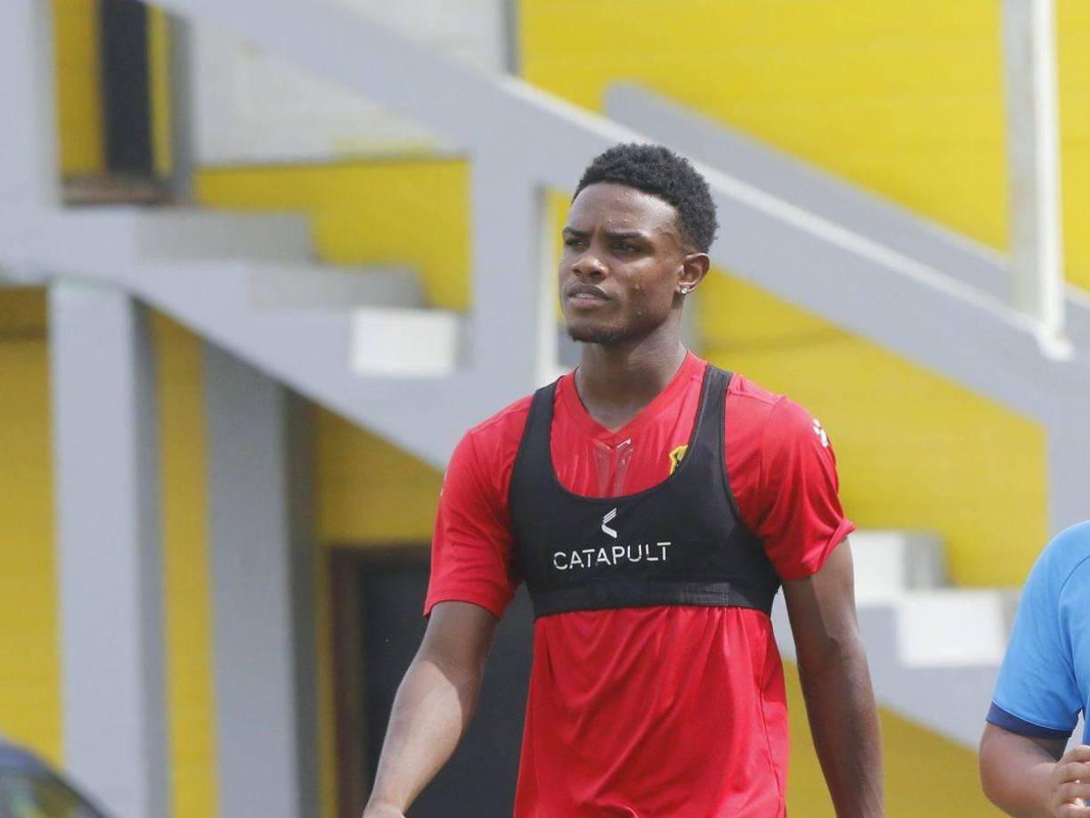 El delantero hondureño firmó un contrato por un año con opción a compra, lo que le permitirá demostrar su talento en una nueva experiencia y abrirse paso hacia nuevos horizontes en su carrera profesional.