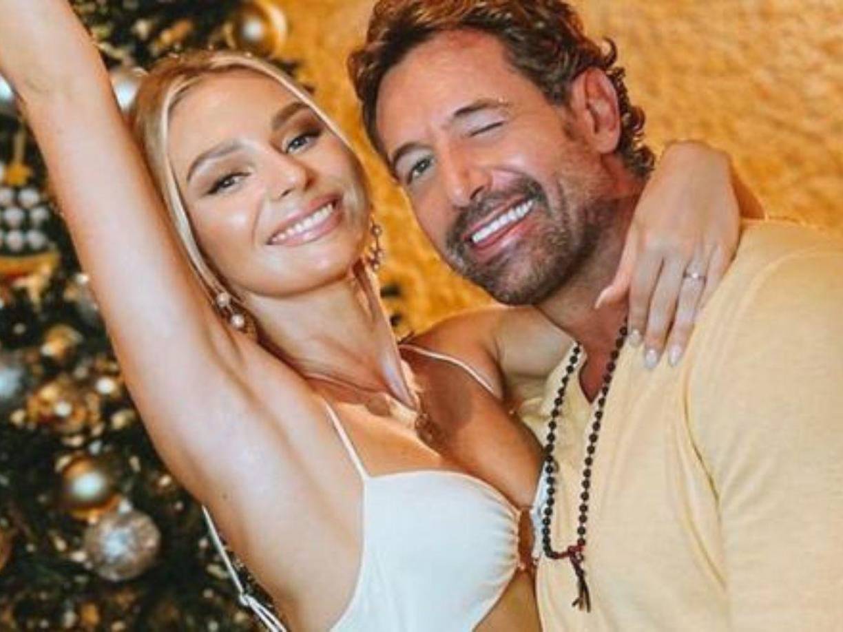 La pareja de actores no sale del reflector del público ya que se rumoreaba que su relación había finalizado y durante muchas semanas los famosos no publicaron contenido juntos y esto hizo que los rumores incrementaran cada vez más.