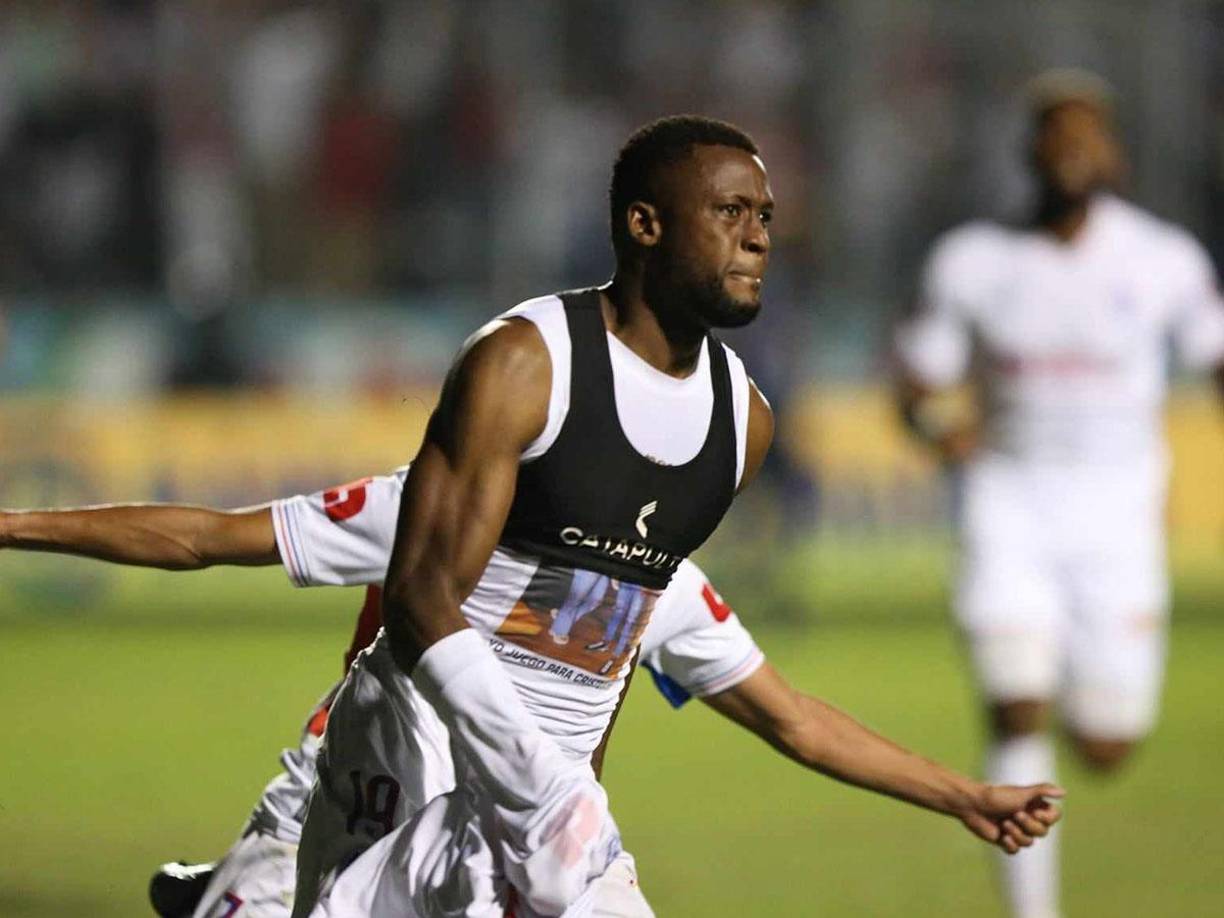 El colombiano Yustin Arboleda fue el héroe al marcar a los 92 minutos el gol que le dio el título del Apertura 2023 al Olimpia. 