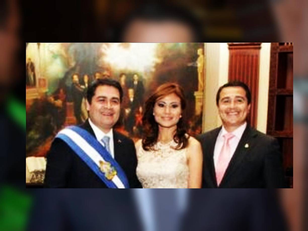 Además, unos condominios en Miami “adquiridos vía testaferrato” por Hilda Hernández, así como una vivienda en una zona residencial de Tegucigalpa de Gloria Vargas, hermana de Hernández.También un edificio de condominio Versalles en Tegucigalpa a nombre de Claudia Yamila Noriega, quien hace unos meses traspasó dos apartamentos a familiares del exministro de la otrora Secretaría de Infraestructura y Servicios Públicos (INSEP), Roberto Ordóñez.