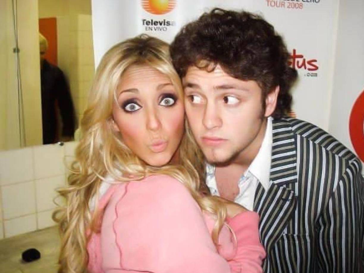 La ruptura no fue tan bonita pues tenían que seguir trabajando juntos a pesar de la ruptura y verse cada día. “Lo difícil fue cuando terminamos porque verte la cara, de repente llego con otra chica, pero nos duró medio año, después ya brothers”, aseguró de ese inolvidable y romántico momento de sus vidas.