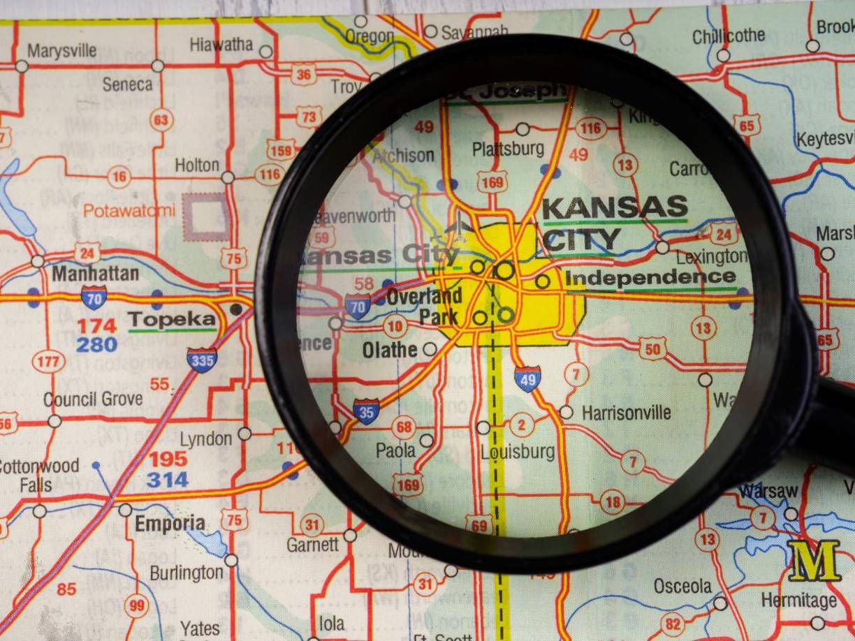 Sin embargo, los inmigrantes indocumentados no son elegibles para participar, ya que las autoridades subrayaron que Topeka no es una ciudad santuario