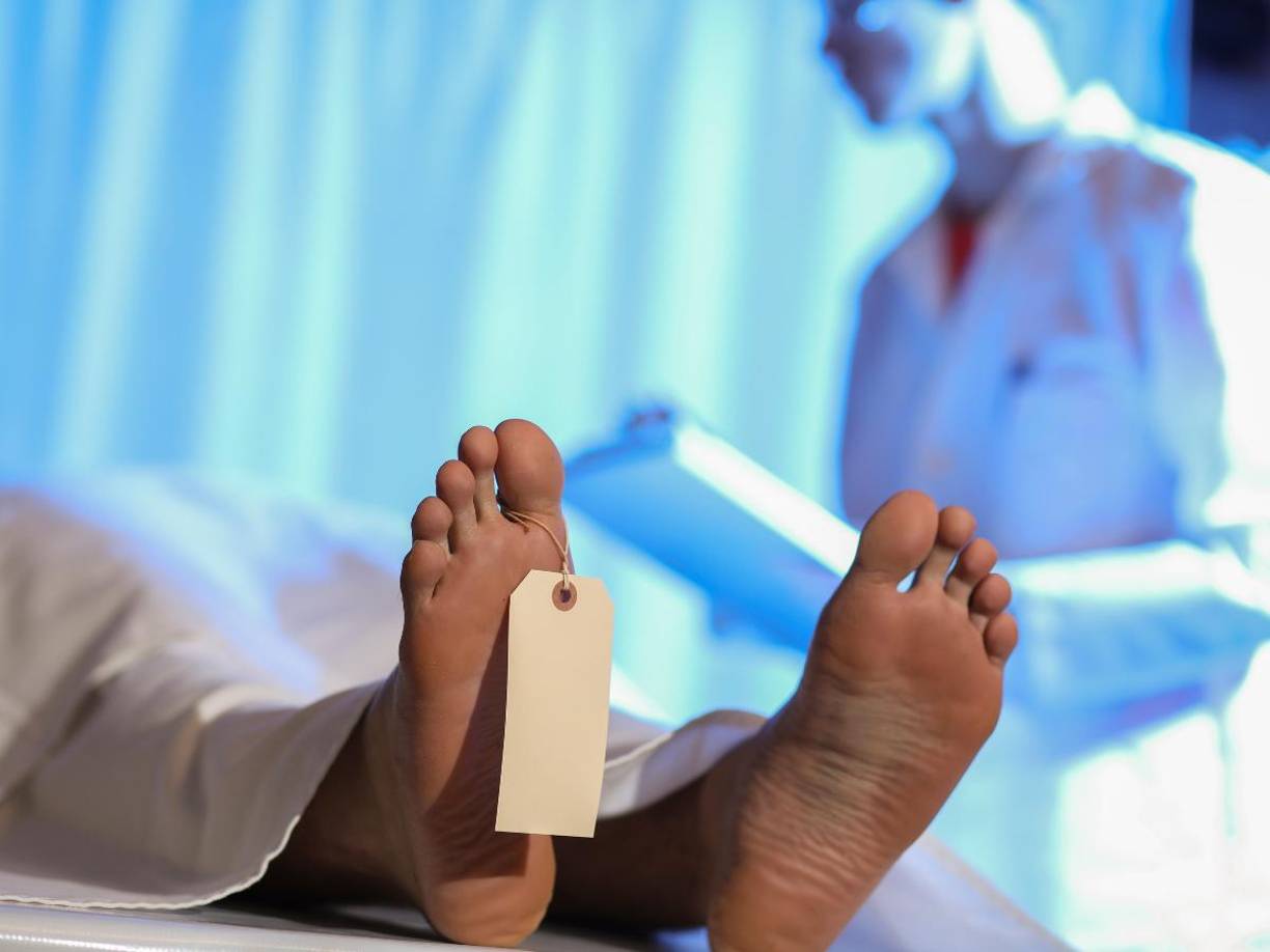 Aún no se sabe exactamente la causa de la muerte de Albil, los oficiales revelaron que el cuerpo llevaba más de un mes en estado de descomposición.