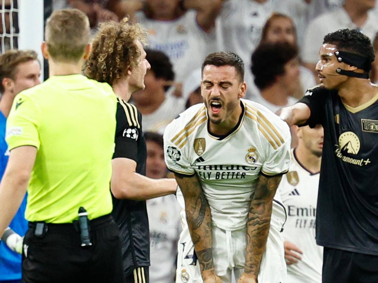 Joselu lució indignado por algunas fallas que tuvo.