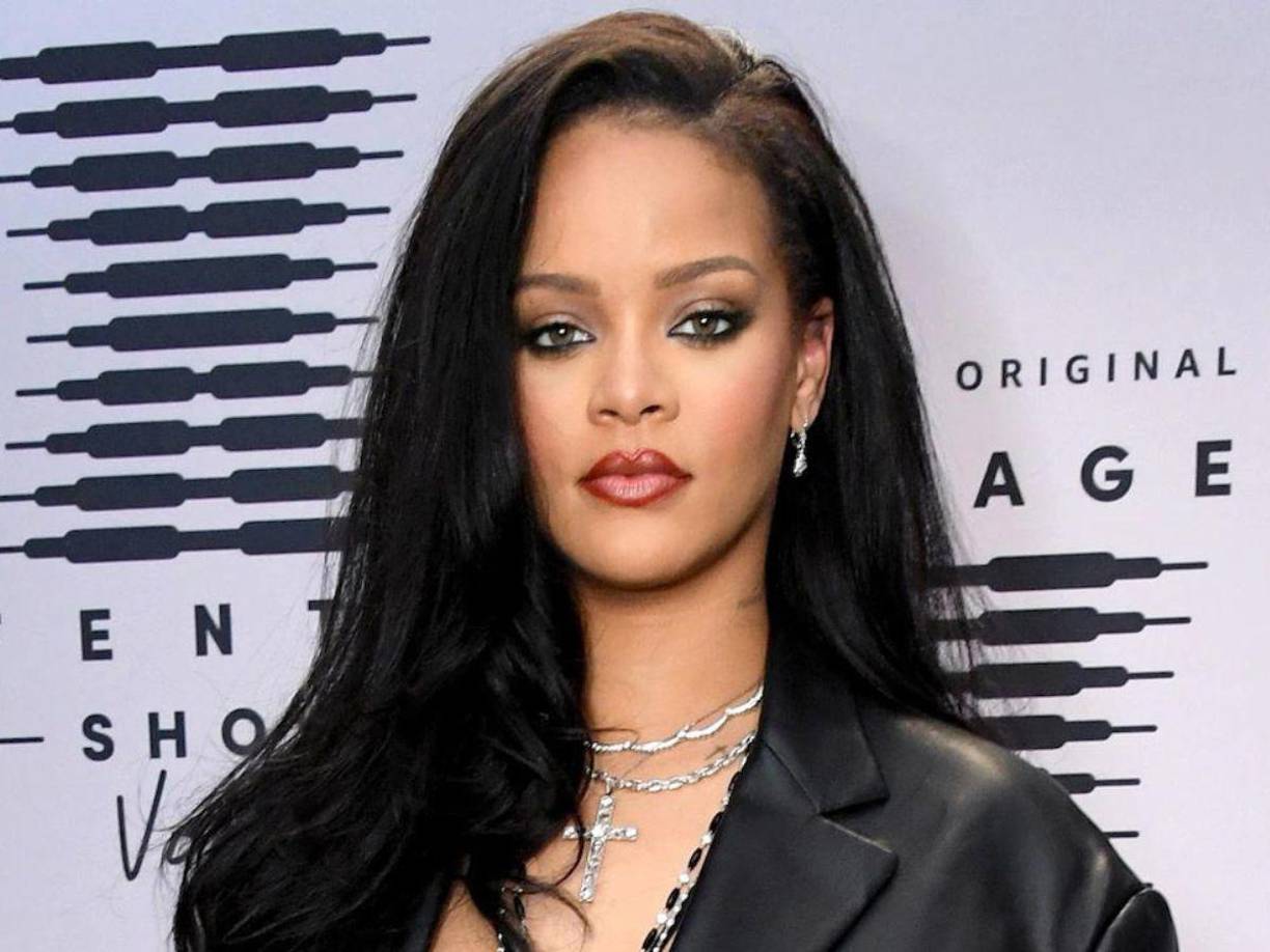 Sin embargo, la mayor parte de su <b>fortuna, </b>no solo ha sido por<b> sus</b> éxitos musicales, sino a su <b>imperio en la industria de la belleza</b> con su marca de maquillaje y de lencería.