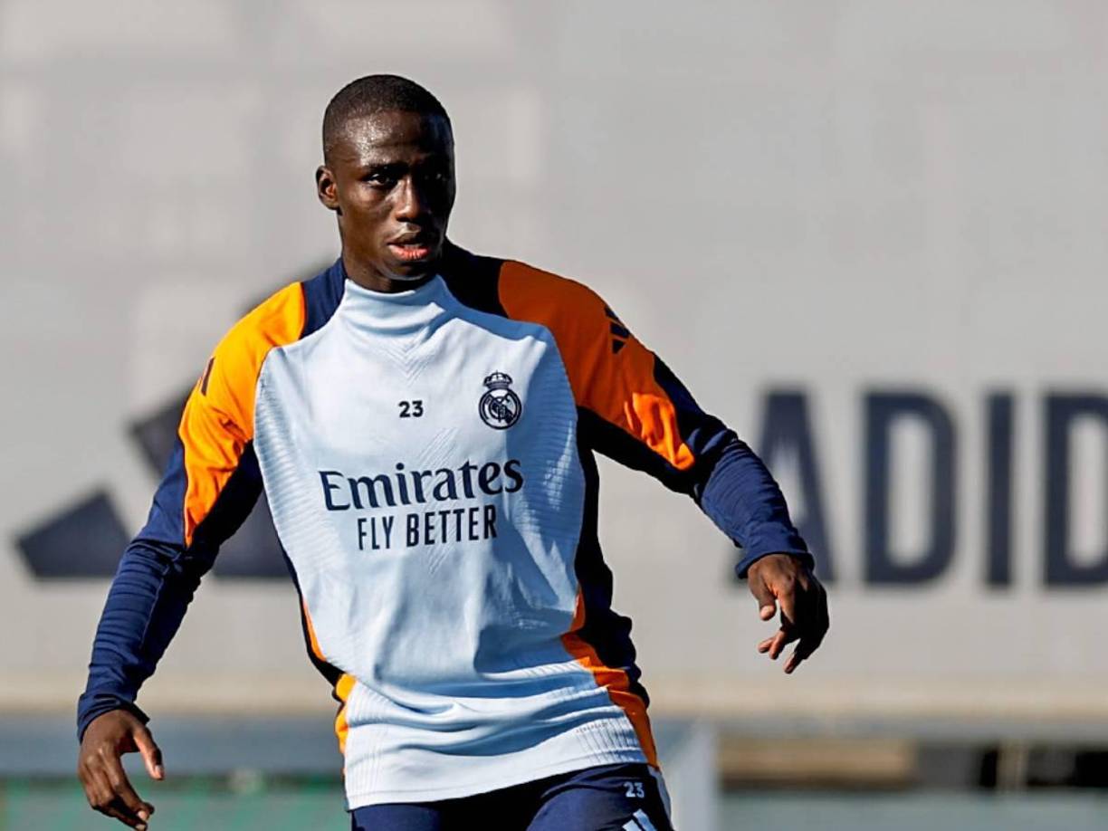 Ferland Sinna Mendy: El lateral zurdo es uno de los señalados ya que su rendimiento deja mucho que desear en el Real Madrid.