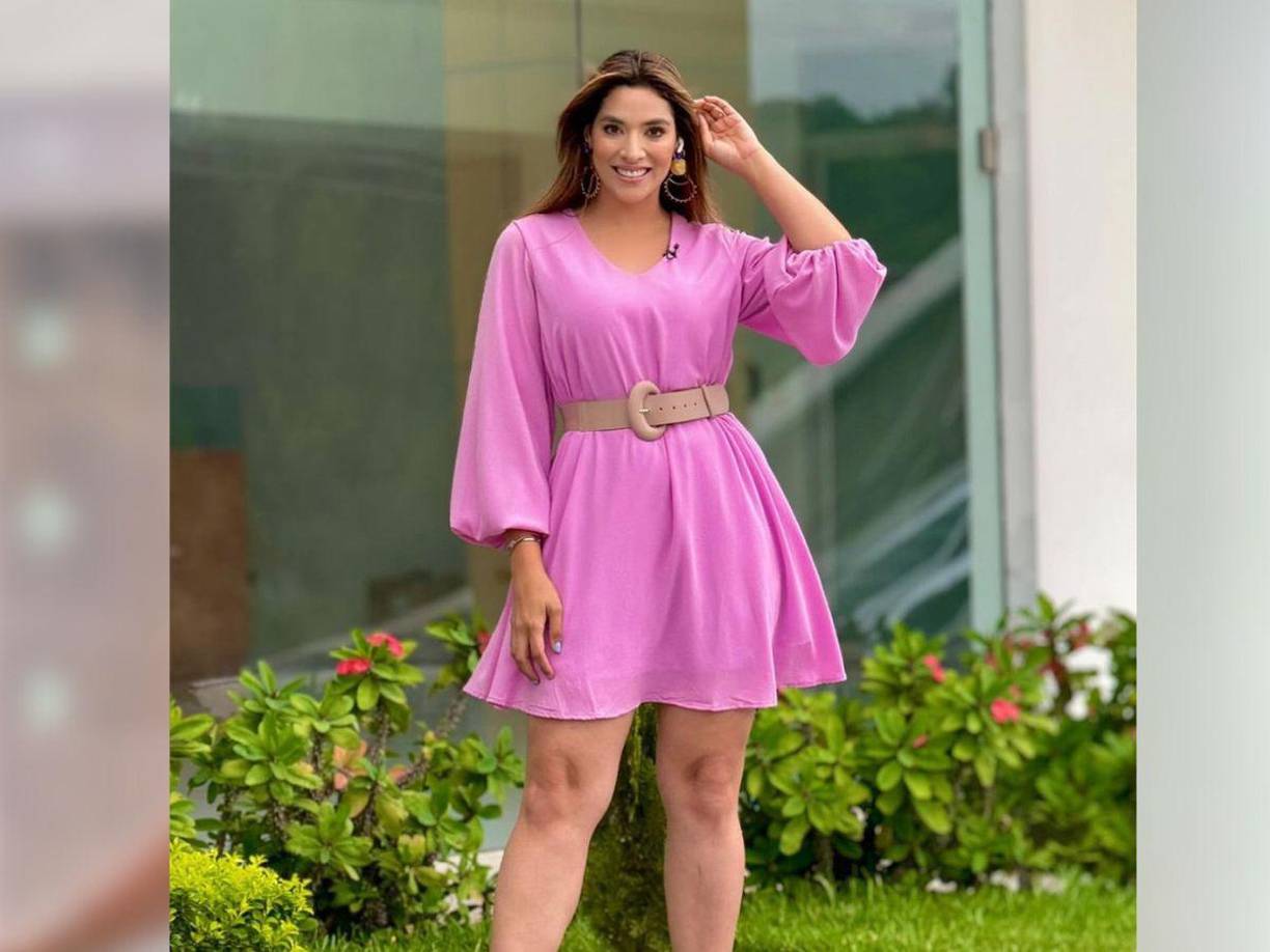 Y aunque actualmente está enfocada en su empresa y su trabajo como presentadora de HCH, en sus inicios como figura pública Carolina Lanza era modelo de reconocidas tiendas y programas de televisión como “X-0 da Dinero”. 