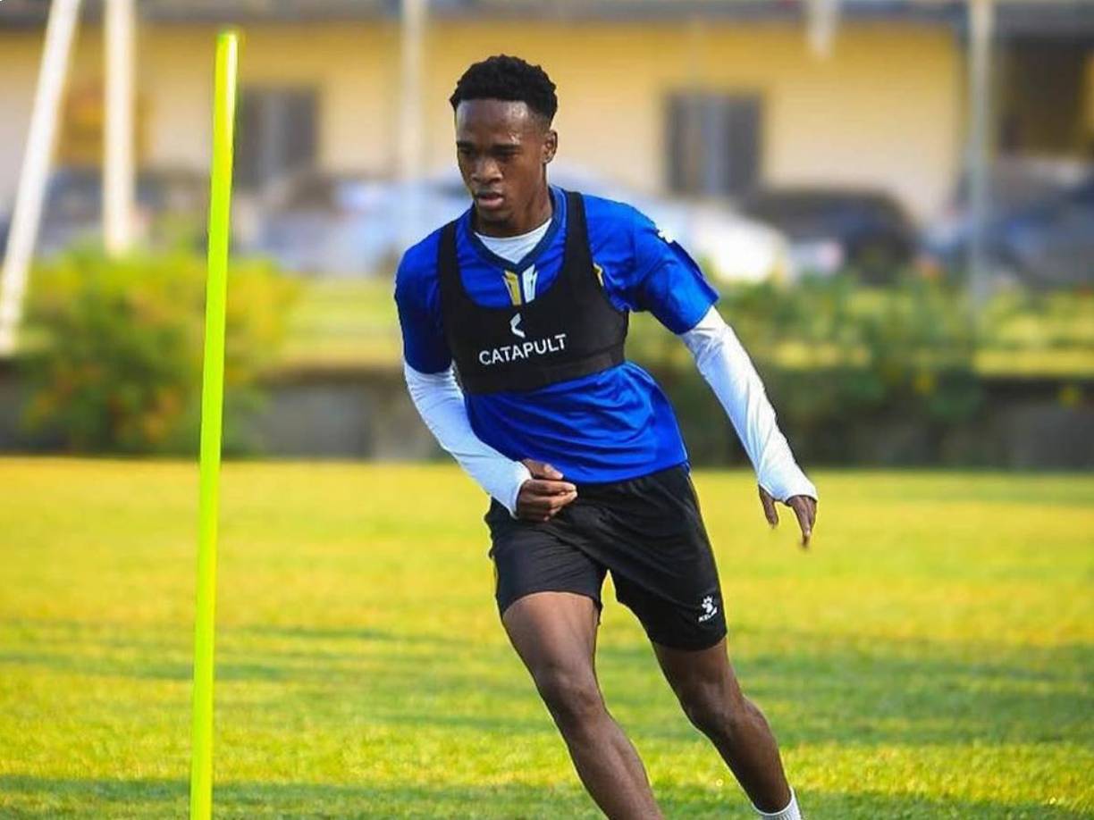 Bryan Félix no entra en los planes de Jeaustin Campos en Real España para el Clausura 2025.