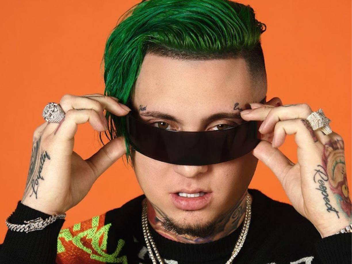 Raymon Guevara (Lary Over): Lary Over, es un artista portorriqueño de 26 años que inició su despegue musical con las canciones “Diabla”, “Tú me enamoraste” y “Solo”.