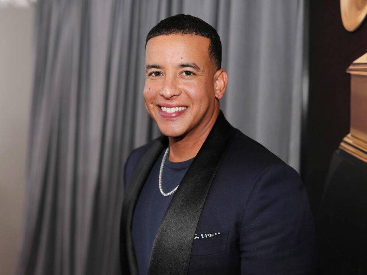 6. Daddy Yankee. Ramón Luis Ayala Rodríguez, conocido artísticamente como Daddy Yankee, también ha conquistado con su trabajo posicionarse como el rey del reguetón