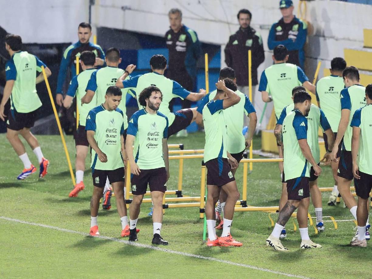 El conjunto azteca arribó el miércoles 13 de noviembre a San Pedro Sula para la cita ante la Bicolor.