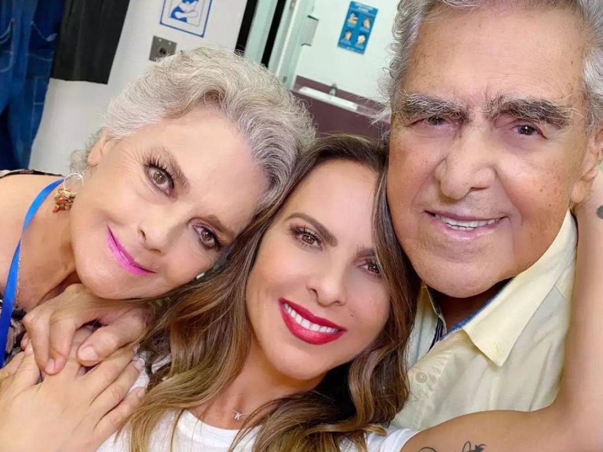 “Nosotros vivíamos ahí en esa esquina, lo que yo sé es que de repente era una casa muy grande, muy bonita y llegó ahí a vivir con sus papás y de repente en poco tiempo se fueron”.