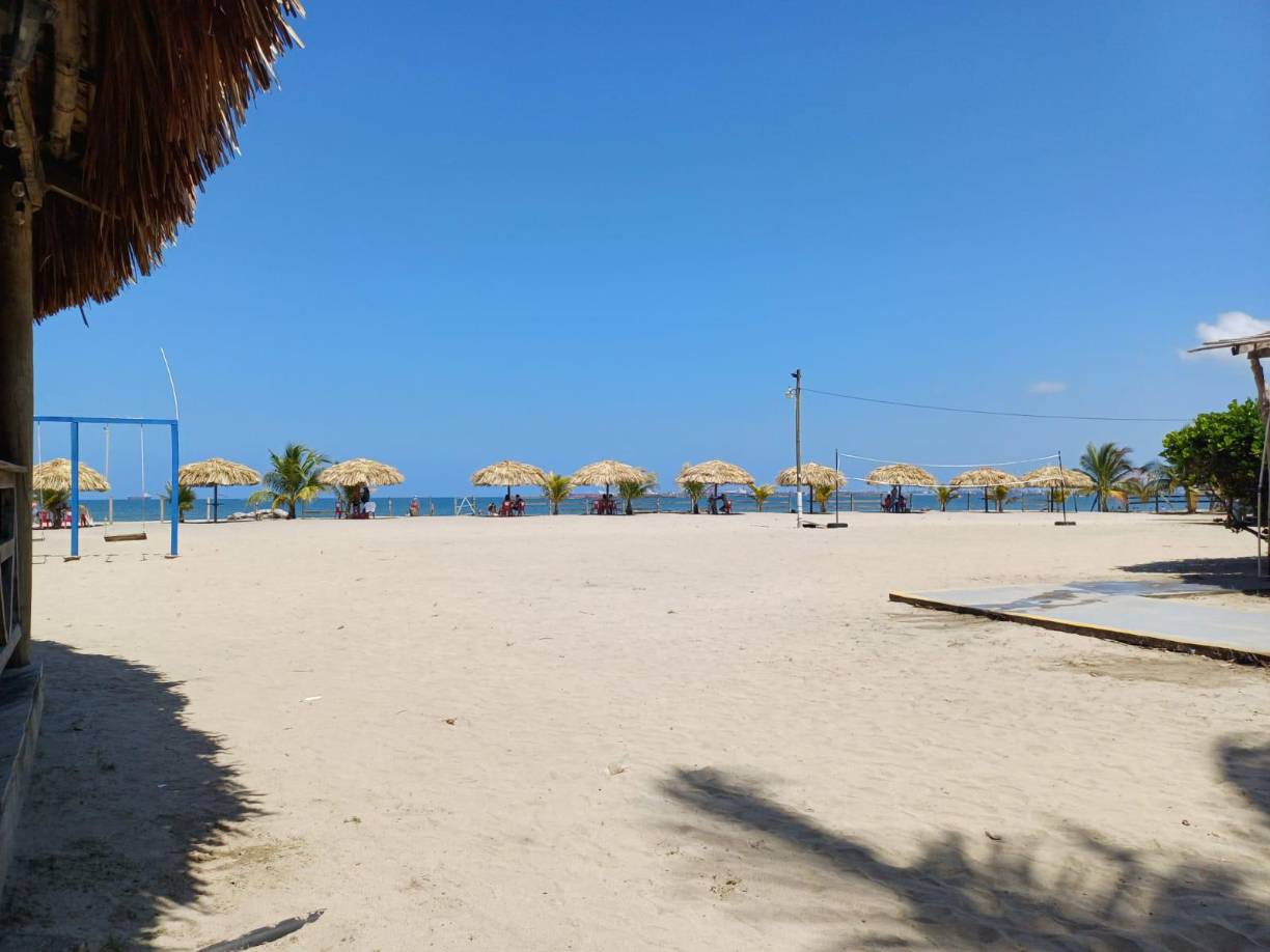 Hondureños se dan una escapada a las playas