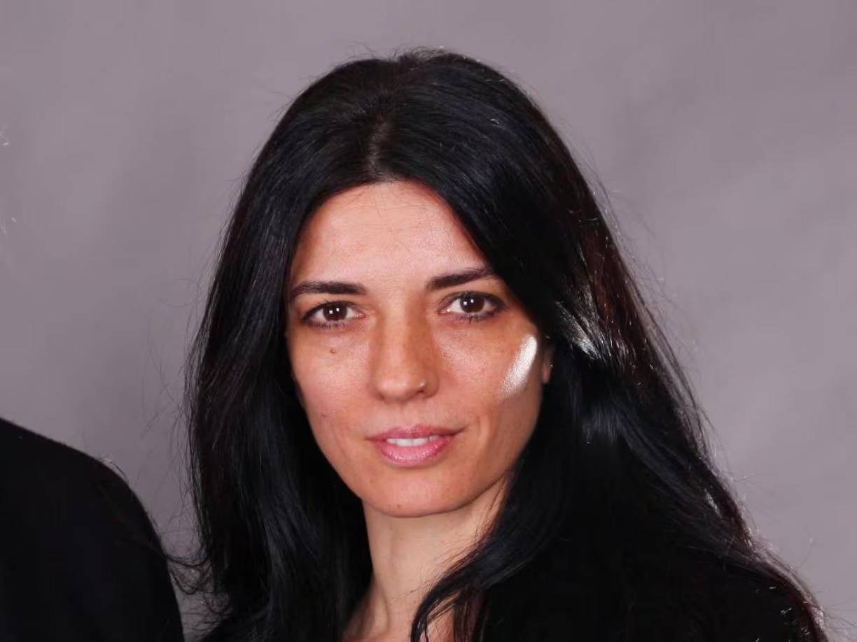 Su colega en la película ‘Las manos’, Graciela Borges, expresó: “Mi preciosa querida, ¡estamos tan, tan tristes! Bendiciones para tu alma”. María Antonia Socas Ortiz nació el 12 de agosto de 1959 en Buenos Aires, Argentina. Comenzó su carrera actoral en la década de los 80.