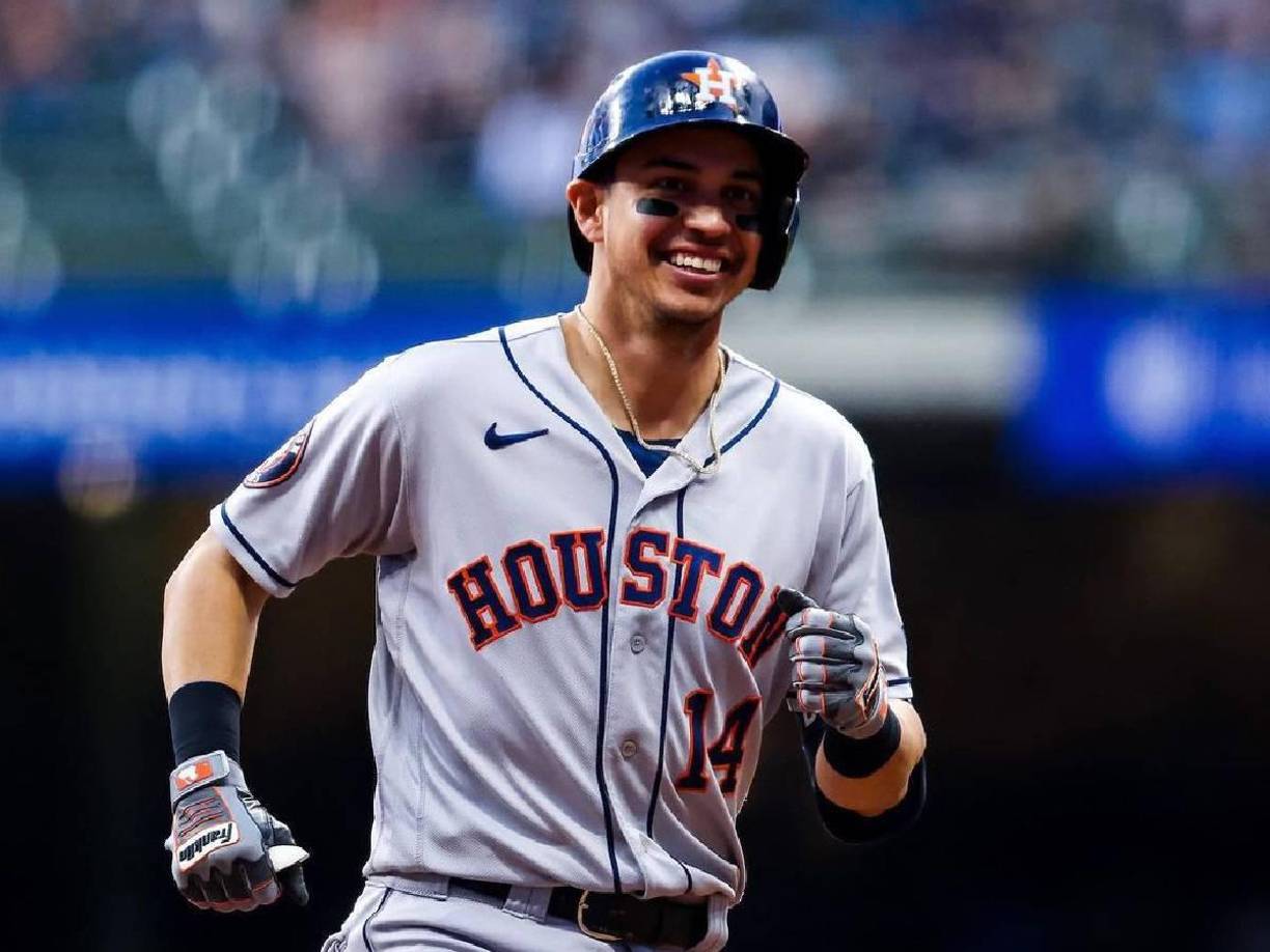 El beisbolista hondureño Mauricio Dubón vivió su tercera postemporada con los Astros de Houston desde su llegada a la institución de las Grandes Ligas en 2022, donde fue campeón de la Serie Mundial y Guante de Oro al mejor Utility. Este 2024 fue nominado por segundo año consecutivo para el premio; sin embargo, no pudo quedarse con él. 