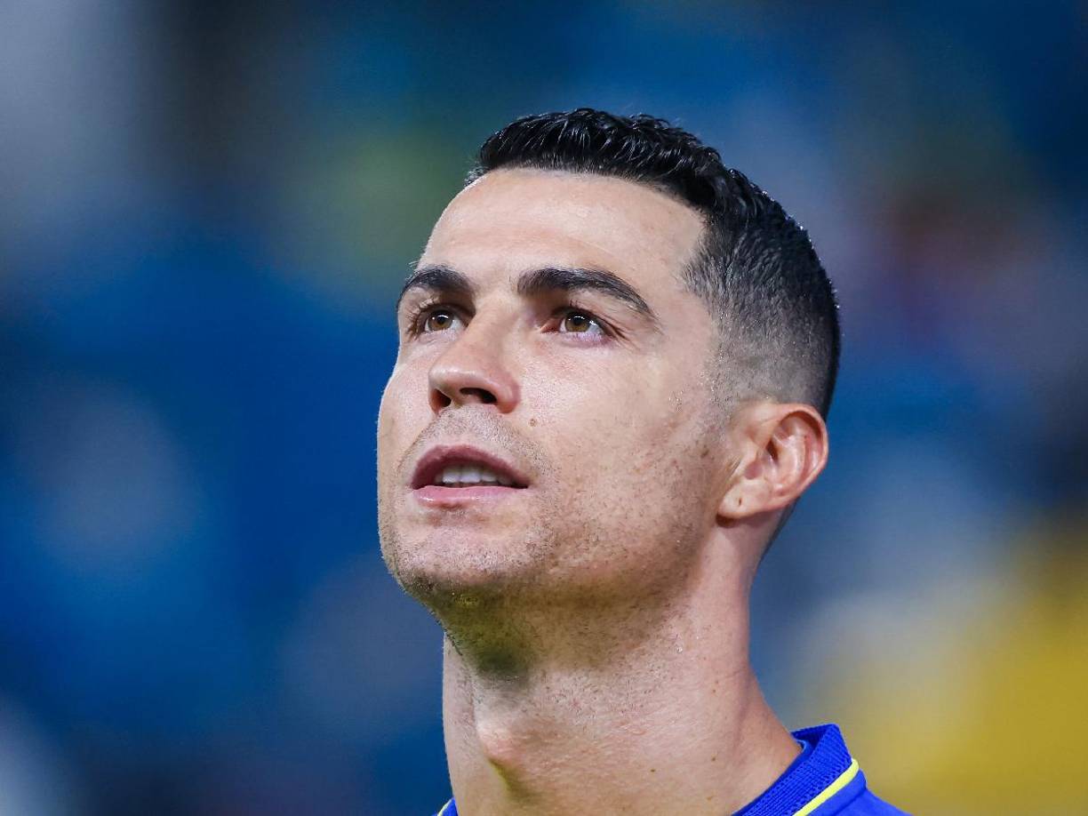 “Los portugueses debemos estar orgullosos de haber tenido y tener un jugador como él. Siempre lo he dicho y lo repetiré toda mi vida: ¡ha sido y es el mejor jugador de toda la historia! No tengo la menor duda”, declaró.