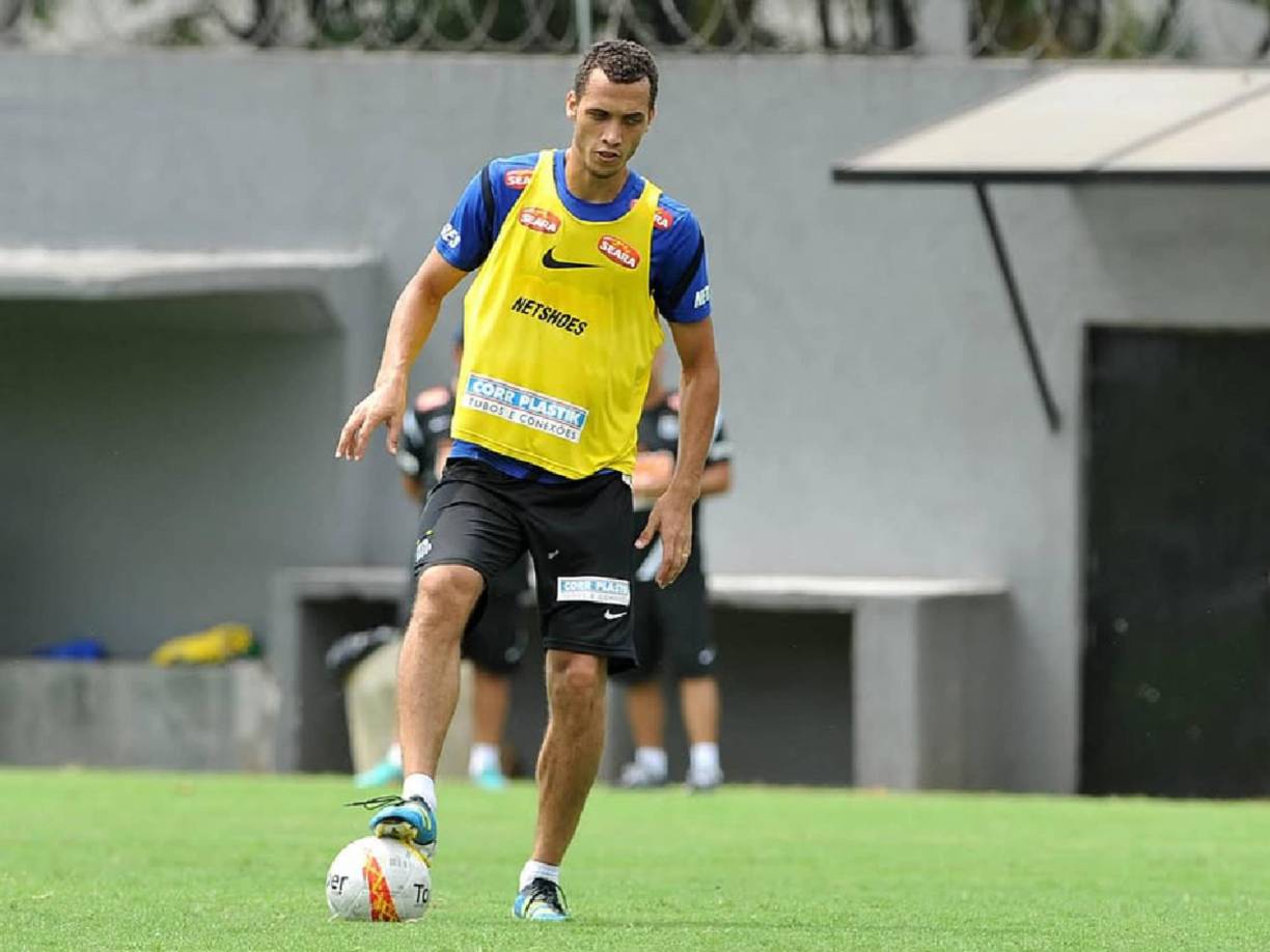 Después de la tragedia, Neto tuvo que pasar en recuperación y en 2019 anunció su retiro.