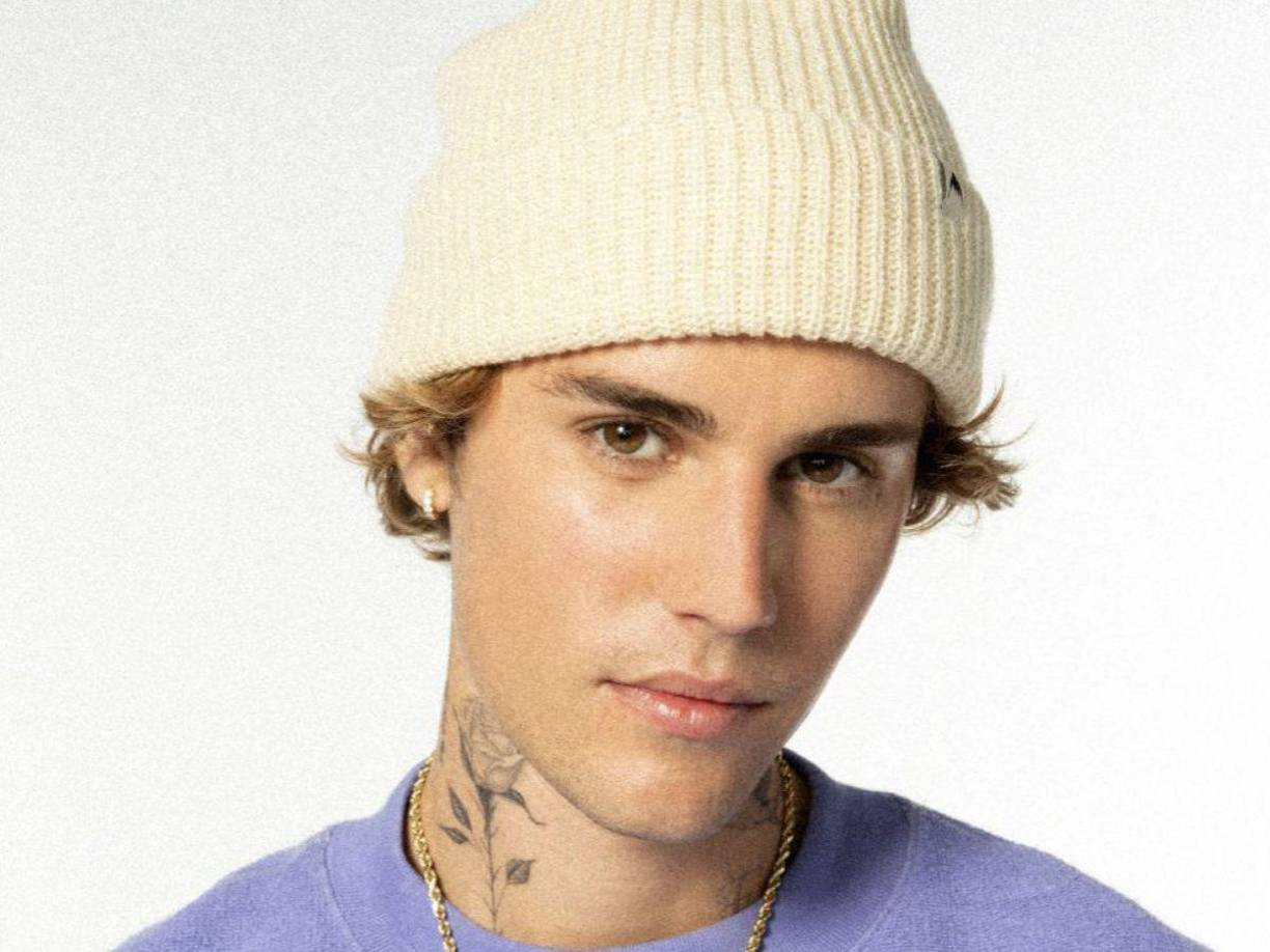 Ahora, es un joven muy exitoso y cada canción que lanza se convierte en un éxito.