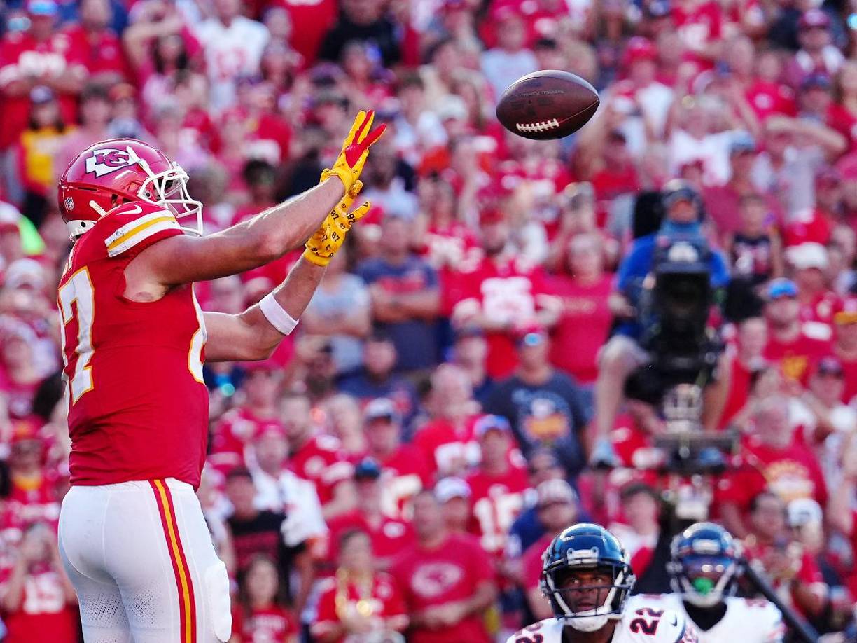 “Creo que (Travis) quiso llegar a la zona de anotación tanto como todos los swifties (Fans de Taylor) quisieron que lo hiciera”, comentó Patrick Mahomes, compañero y considerado el mejor de la liga actualmente.