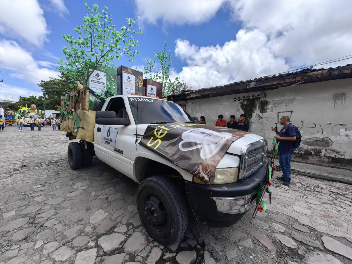 Destacaron aquellas que rindieron homenaje a la producción <b>cafetera</b> de la zona occidental.