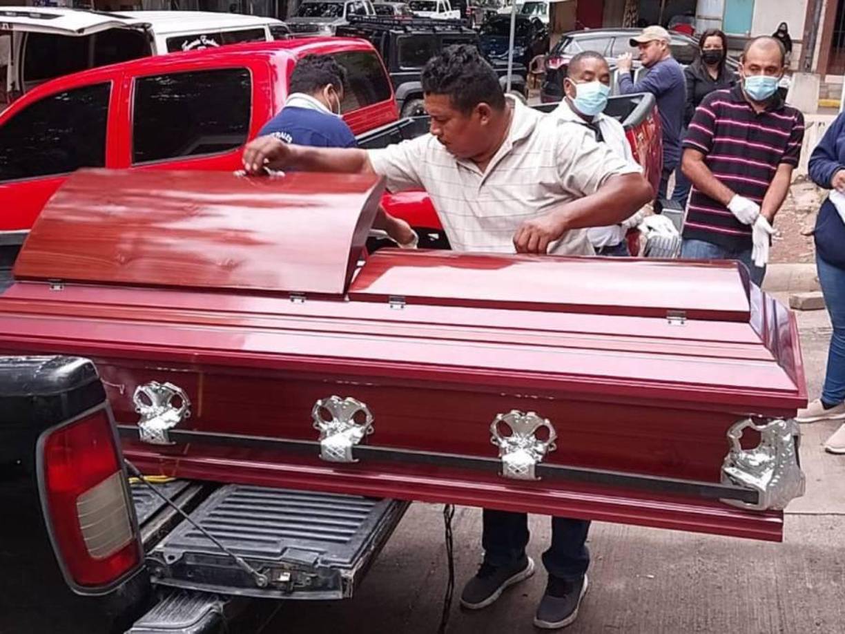 El cuerpo de la maestra fue retirado por sus familiares en la morgue capitalina para luego ser trasladado a Puente 7, Nacaome, Valle, donde será velada y posteriormente se le dará cristiana sepultura.