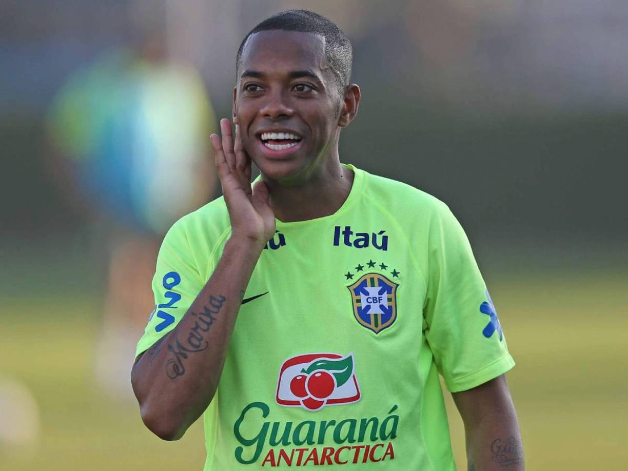 Robinho cumple condena entre criminales notorios y en una prisión con un peculiar sistema de citas entre reclusos.