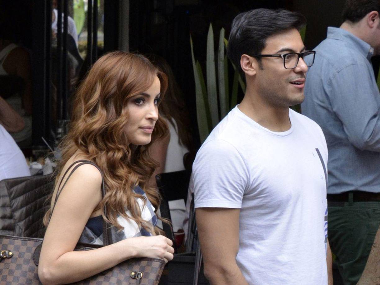 Sin embargo, esta vez Cynthia Rodríguez causó polémica en redes sociales debido a un anuncio importante relacionado con su esposo Carlos Rivera, algo que alarmó a sus fanáticos.