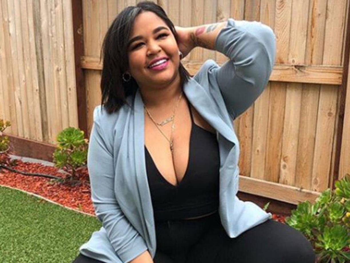 La noticia de su fallecimiento fue confirmada por su hermana Kathyan a través de redes sociales, donde compartió detalles del trágico incidente. Según su relato, Carol comenzó a ahogarse mientras cenaba, lo que derivó en un presunto paro cardiorrespiratorio. Aunque fue trasladada de inmediato a un hospital, los médicos no pudieron salvarle la vida.