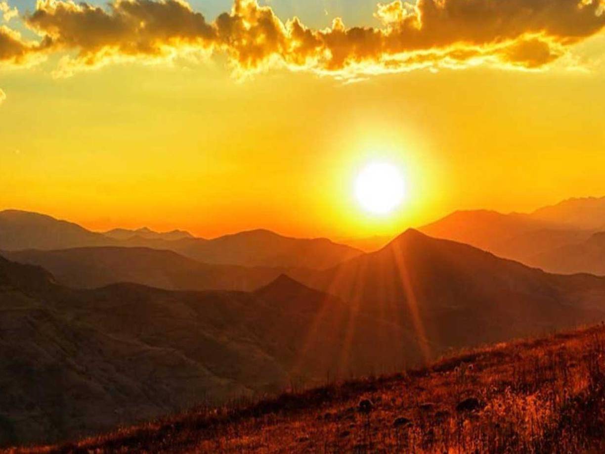 Este mes de junio estará marcado por el solsticio de verano, evento que provoca que los días sean más largos y reciben más luz del Sol y efectivamente las noches son más cortas.