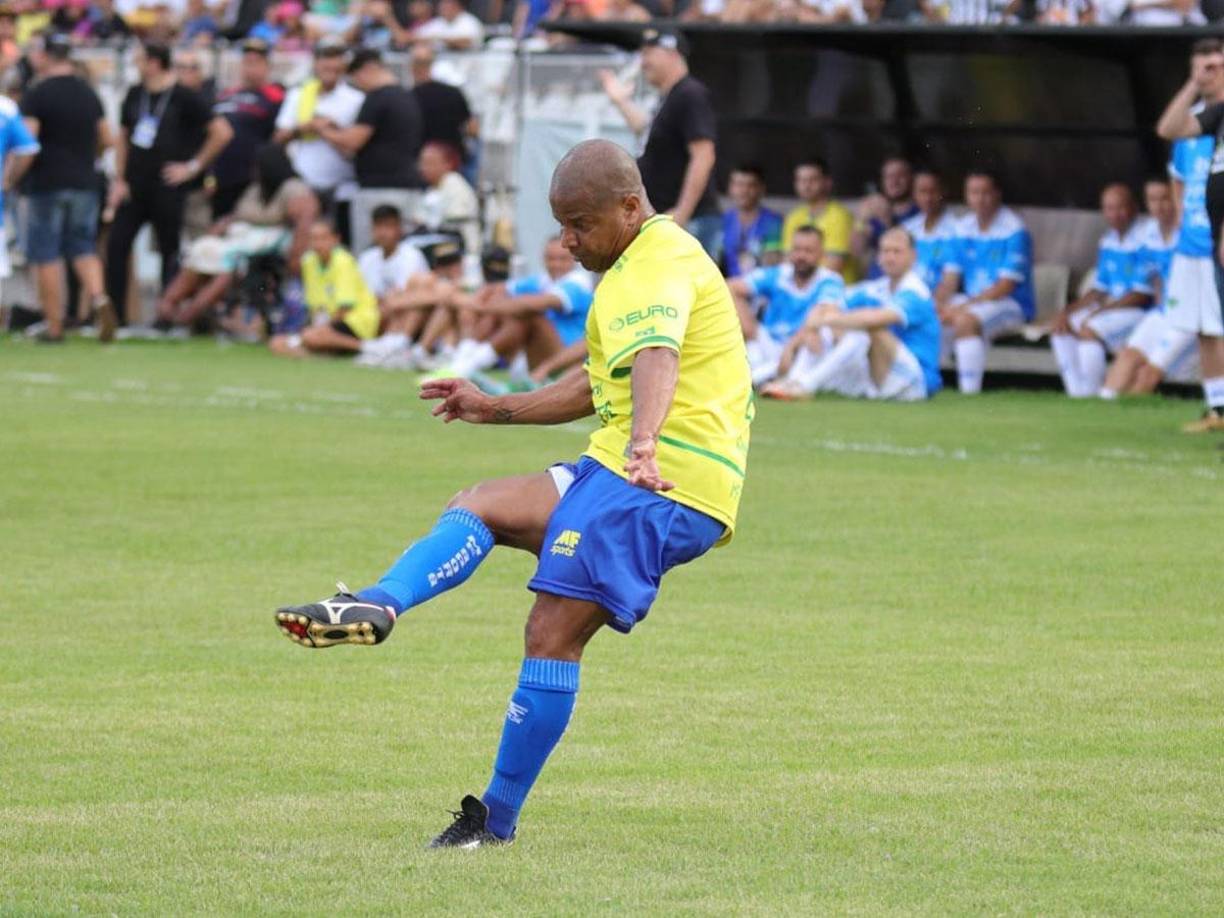 “Estaba en un show de samba y de ahí salí con una mujer que está casada, como he sabido después, y el marido me pegó, me secuestró y me llevó”, indicó.