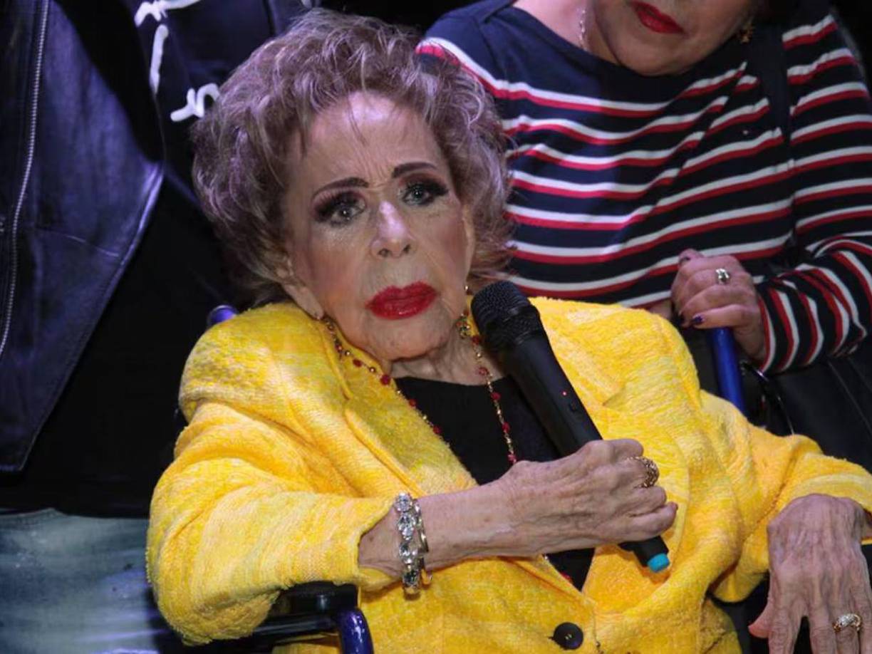 Aun cuando el estado de salud de la intérprete parece mejorar, es inevitable que el público que sigue su carrera desde hace varias décadas, no se sienta preocupado, ya que con el paso del tiempo, las complicaciones por la edad van en aumento.