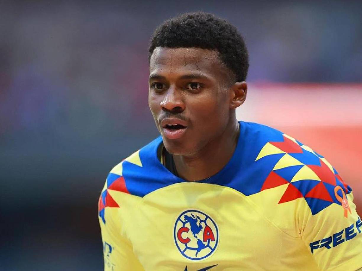 De acuerdo con ‘ESPN Países Bajos’, Stanley Menzo, DT de la Selección de Surinam confirmó que el futbolista habría renunciado a su país natal y optará por el de Concacaf.