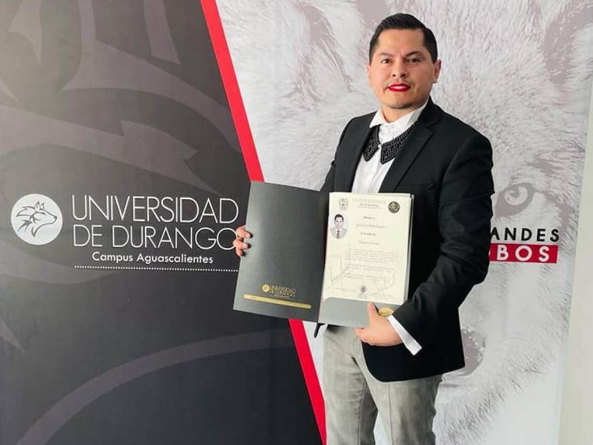 El funcionario, escribió en sus redes sociales: «Haciendo historia, como primer Magistrade electoral no binarie de América Latina».