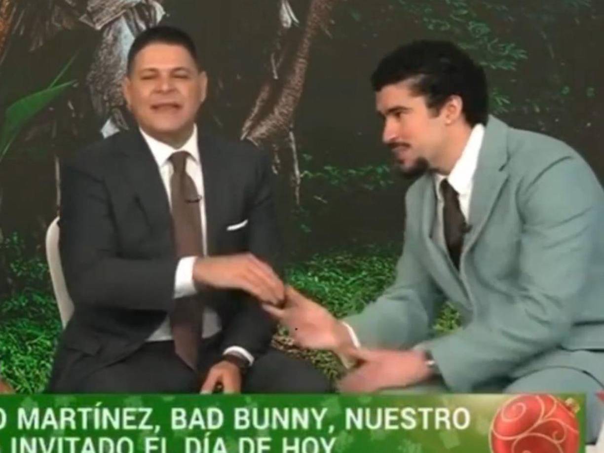 Como era de esperarse la nueva faceta Bad Bunny no pasó desapercibida para nadie, generando distintas reacciones entre los fans. Algunos dijeron que el artista de 30 años hizo muy bien la presentación de noticias, mientras que otros le pidieron que se dedicara a la música. 